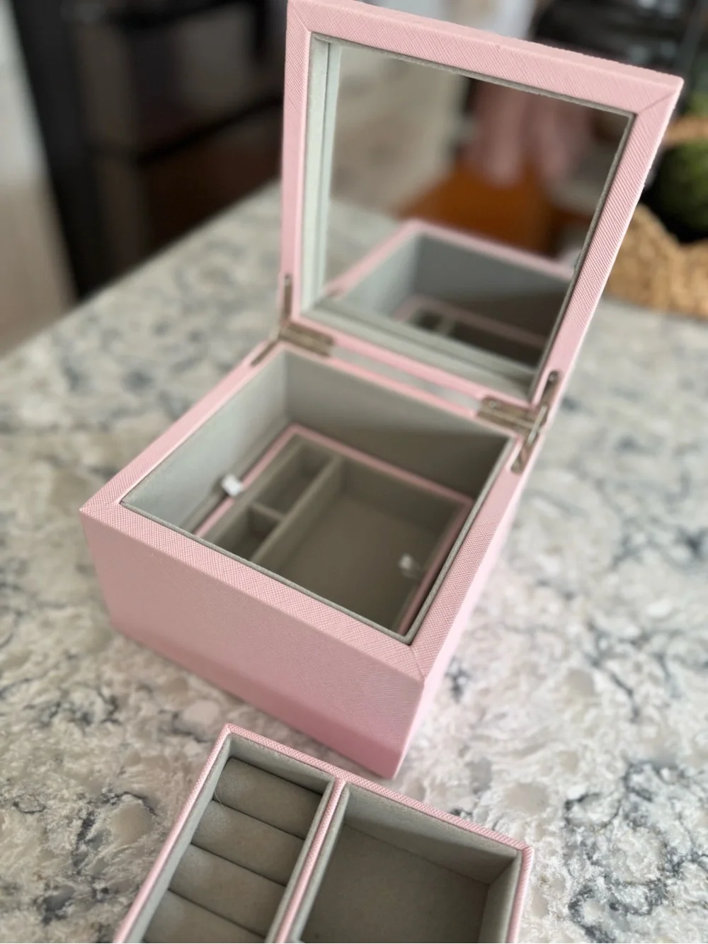 Pandora Pink Jewelry Organizer with Built-In Mirror